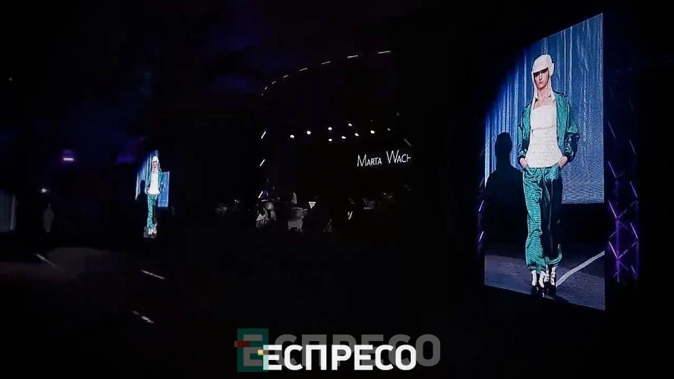 Показ Марти Ваххольц